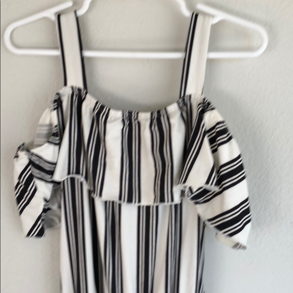 3/25✨Black and white stripe long dress